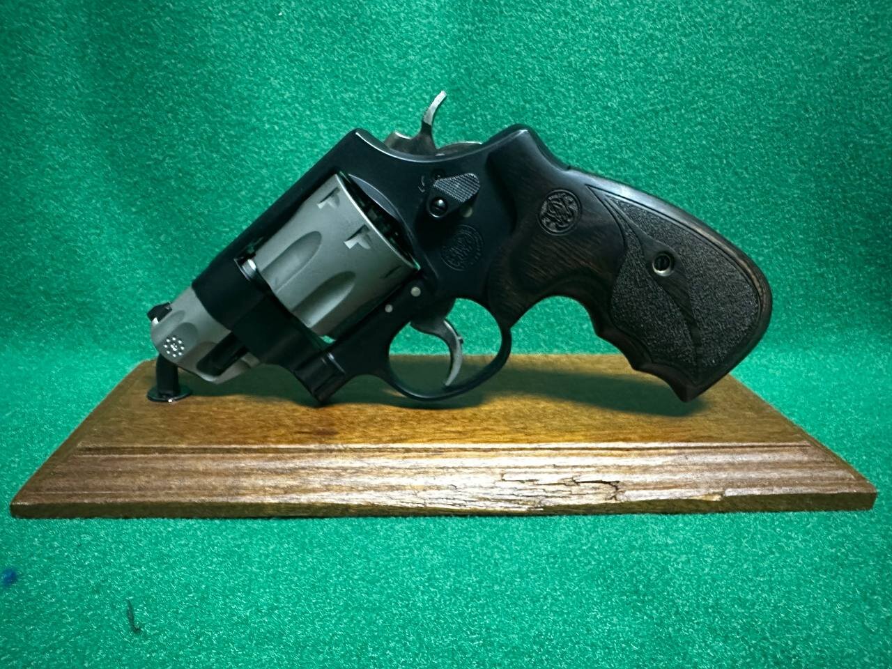 Smith & Wesson Performance Center .357 Magnum — Snub Revolver