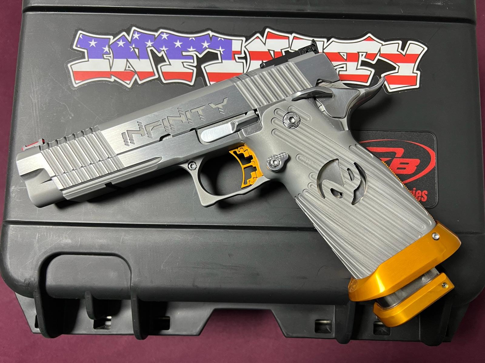 Infinity / SVI Custom — Yarı Otomatik (9×19)